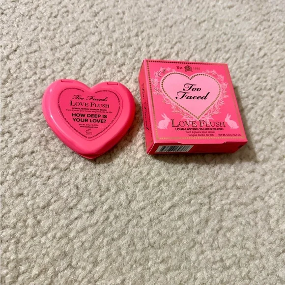 BRAND NEW Too Faced Pink Heart-Shaped Blush Compact/shade / HOW DEEP IS UR LOVE